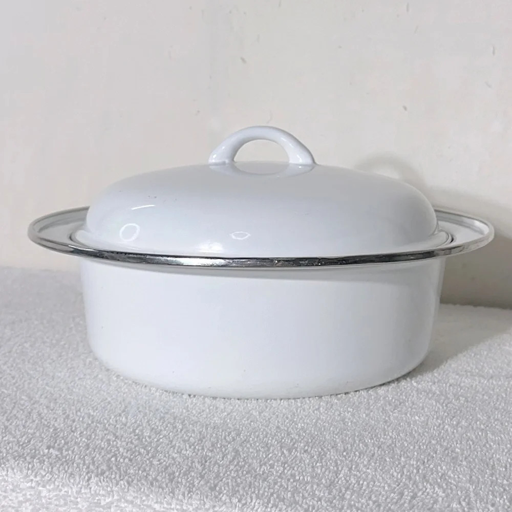 Vintage Enamelware White Round Roaster Pot With Lid